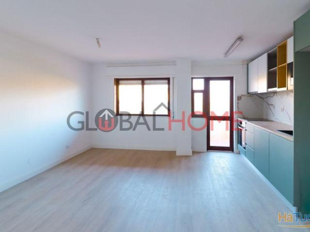Apartamento T2 Renovado em Rio Tinto | 26074065853