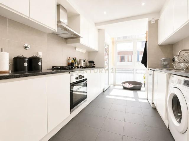 Apartamento T2 Renovado | Fontainhas | Cascais