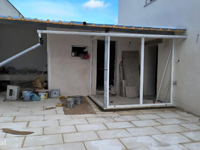 Apartamento T2 renovado na zona de So Silvestre Coimbra