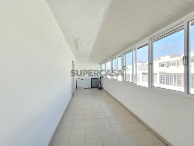 Apartamento T2 renovado no centro de Olhão