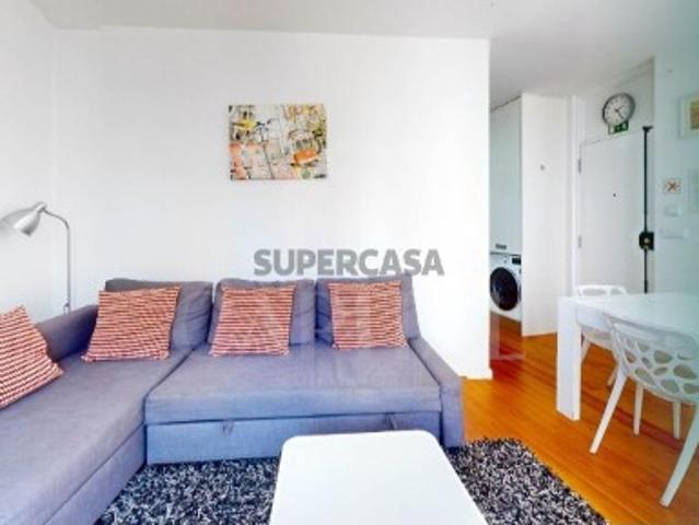 Apartamento T2 Renovado no Coração de Arroios
