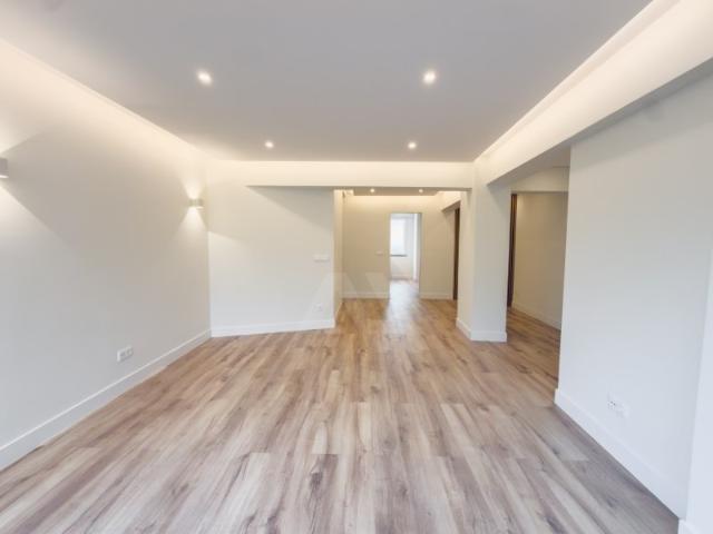 Apartamento T2 Renovado no Estoril a 5 Minutos da Praia
