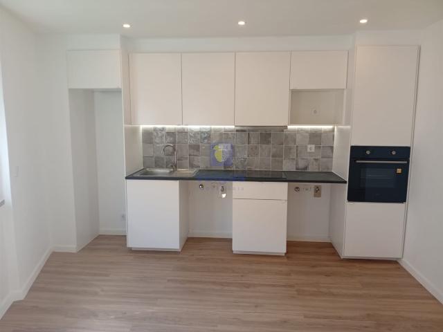 Apartamento T2 Renovado no Forte da Casa 50m² Póvoa de Santa Iria e Forte da Casa