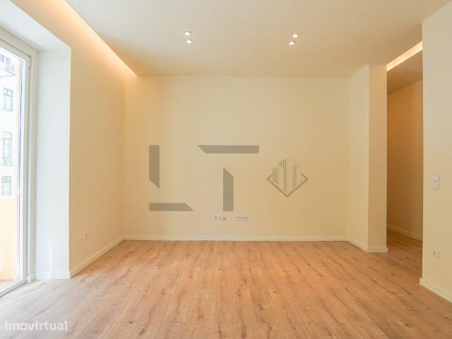 Apartamento T2 Renovado para Venda junto ao IPO, em 7 Rios, Lisboa
