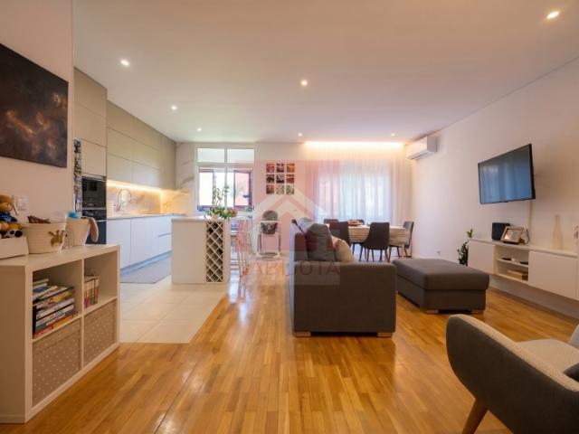 Apartamento T2 recuado em Fânzeres, Gondomar