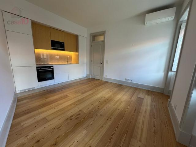 Apartamento T2 recuperado para venda em Alfama, Lisboa