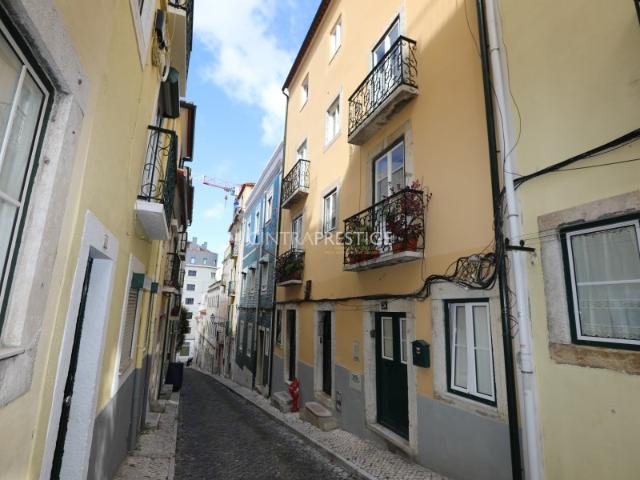Apartamento T2 Santo António, Lisboa | Mobilado | Excelente Investimento