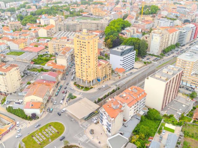 T2 junto ao Metro de Santo Ovídio | Vila Nova de Gaia