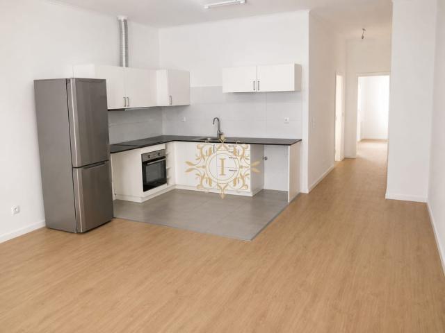Apartamento T2 Semi Novo no Centro do Montijo com Logradouro Privativo