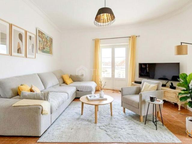APARTAMENTO T3 REMODELADO | CENTRO DE VILA FRANCA DE XIRA | 26064090627