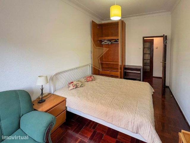 Apartamento T3+1 a 100m do metro_Carolina Michaelis
