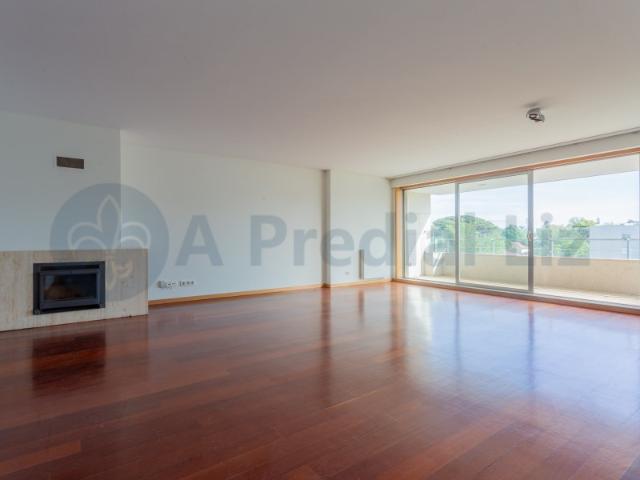 Apartamento T3+1 Duplex À Av. da Boavista