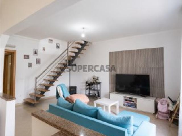 Apartamento T3+1 Duplex Benavente