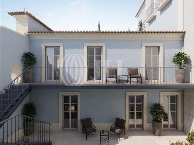 Apartamento T3+1 duplex c/ jardim, Real Calçada, Lisboa 0m² Estrela