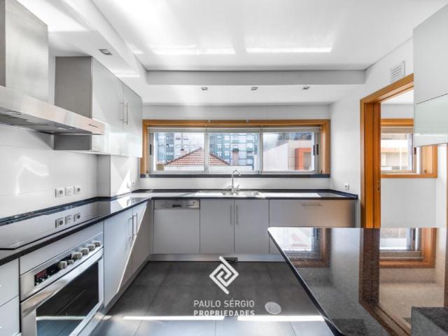 Apartamento T3+1 Duplex centro cidade de Espinho 138m² Espinho