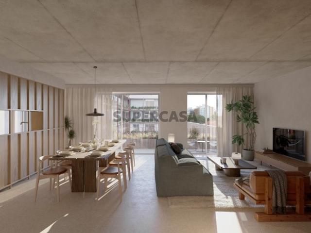 Apartamento T3+1 Duplex com varanda e piscina comum em Marvila, Lisboa