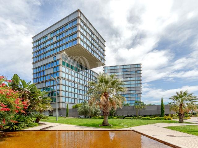 Apartamento T3+1 duplex vista mar em Cascais