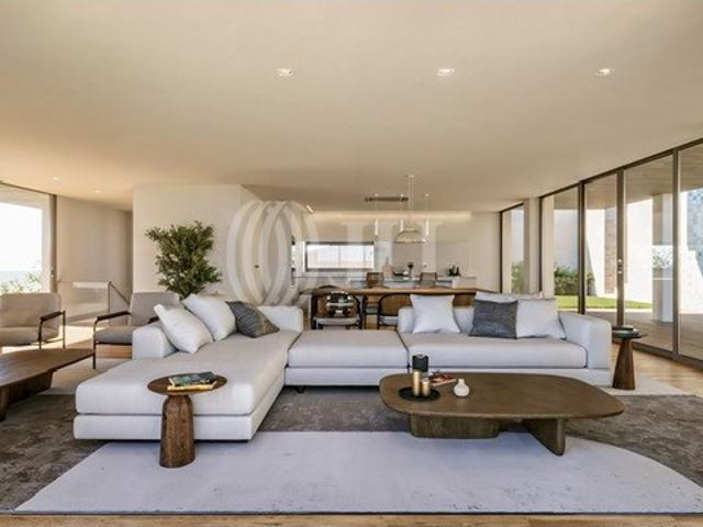 Apartamento T3+1 em condomínio no Estoril, Cascais