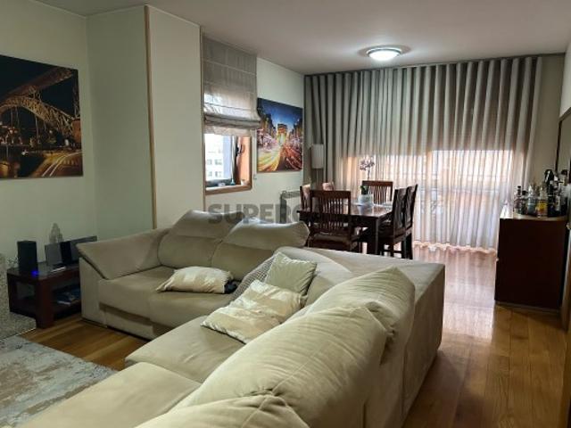 Apartamento T3+1 em condomínio, Ramalde, Porto