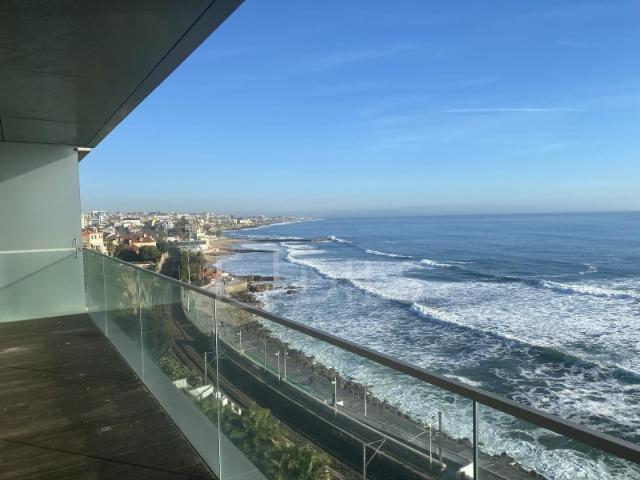 Apartamento T3+1 em condomínio privado no Monte Estoril