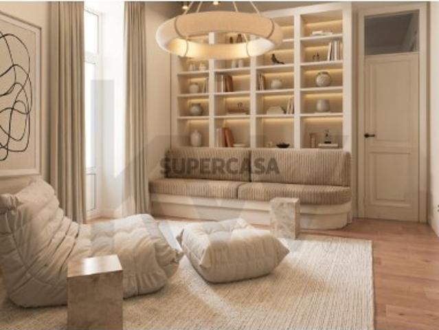 Apartamento T3+1 em Campo de Ourique Elegância e Conforto em Lisboa