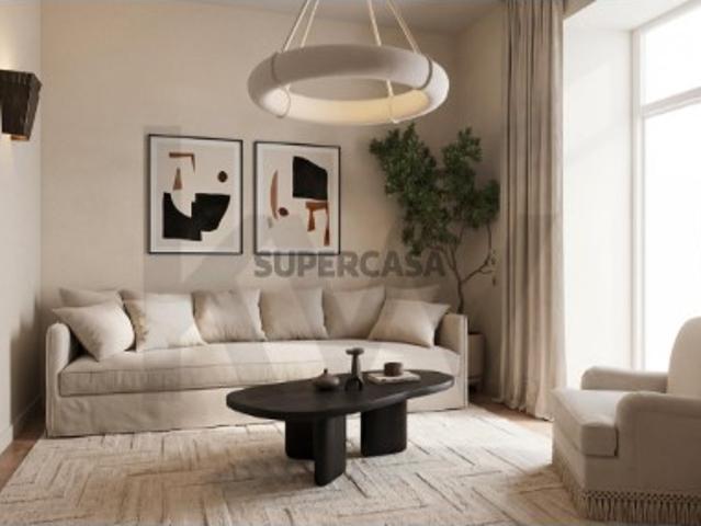 Apartamento T3+1 em Campo de Ourique Elegância e Conforto em Lisboa