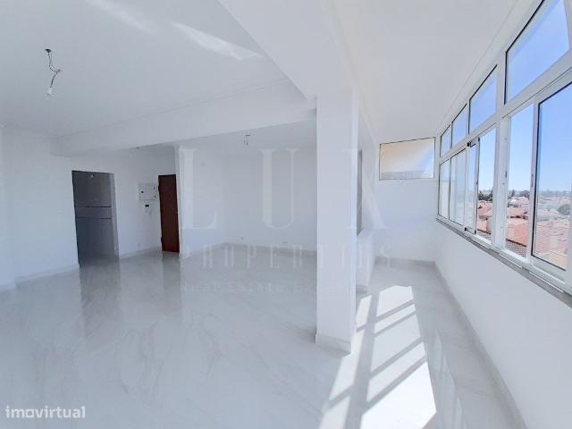 APARTAMENTO T3+1 EM CARCAVELOS