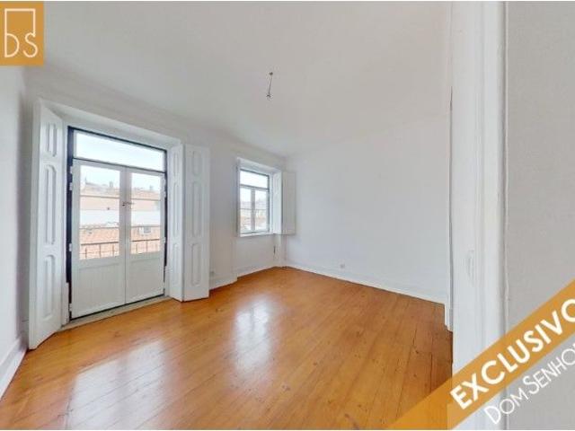 Apartamento T3+1 em Lisboa