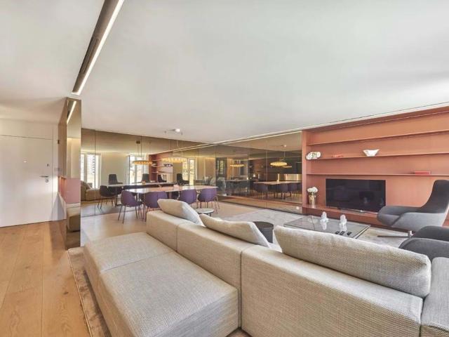 Apartamento T3+1 magnífico no prestigiados condomínio da Lapa, em Lisboa