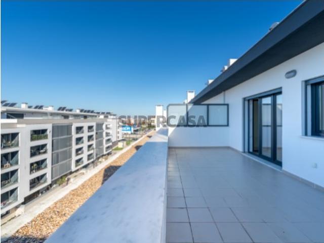Apartamento T3+1 com terraço, no Montijo