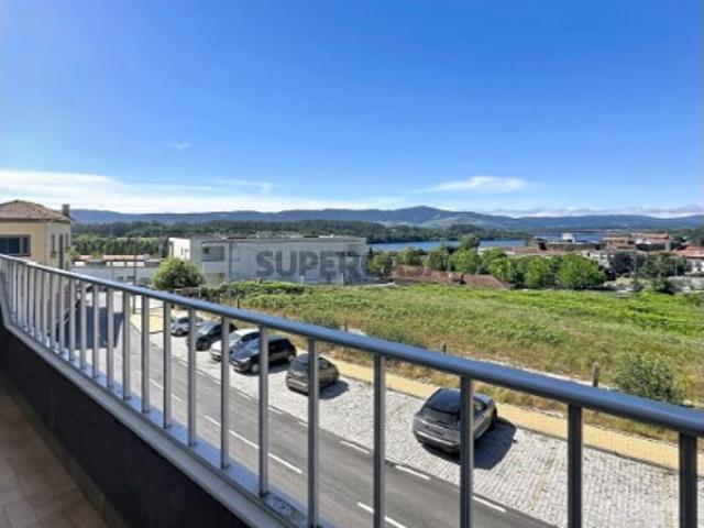 Apartamento T3+1 no centro de Vila Nova de Cerveira