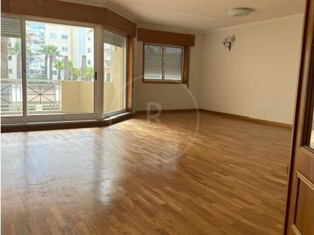 Apartamento T3+1 nos Pinhais da Foz