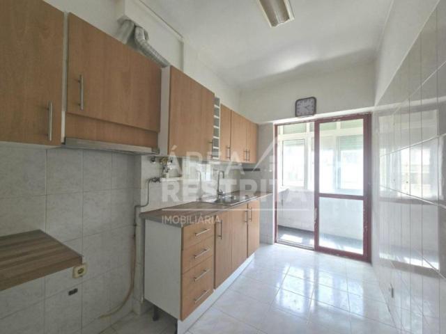 Apartamento T3+1, na Quinta Manuel André Seixal