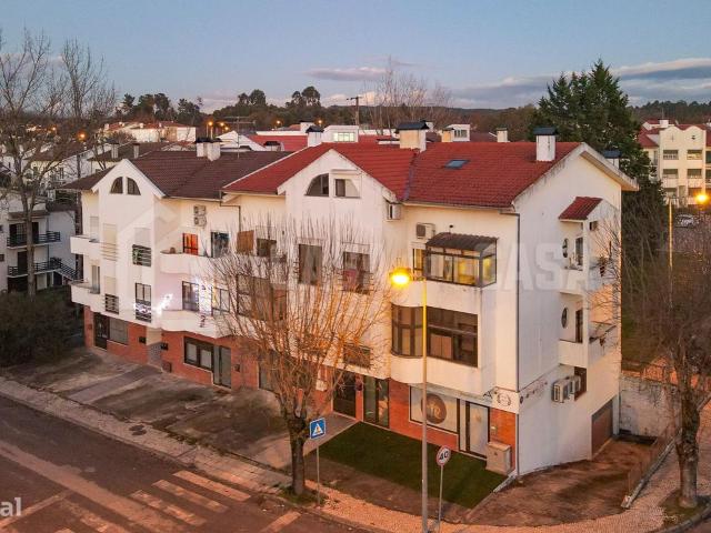 Apartamento T3+1 S. da Joo Carreira