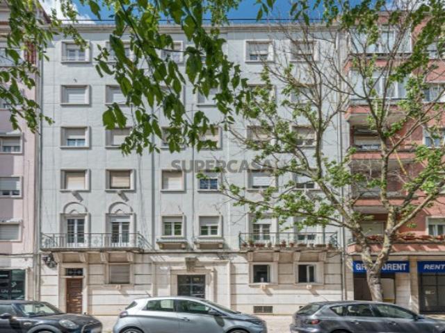 Apartamento T3+1 para venda em Roma Areeiro