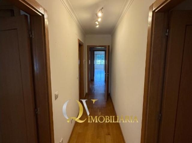 Apartamento T3+1 para arrendamento sito no Arneiro, São Domingos de Rana