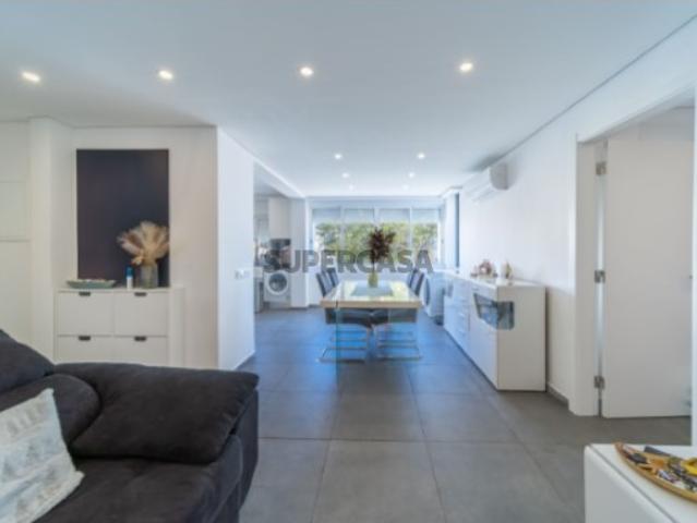 Apartamento T3+1 Renovado Olhão
