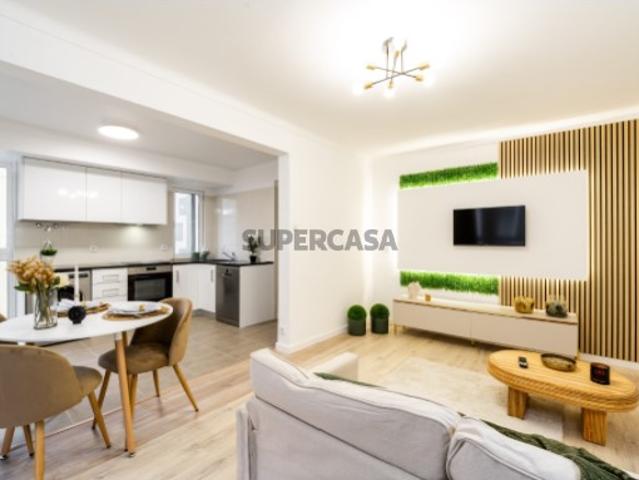 Apartamento T3+1 totalmente renovado em Alcobaça