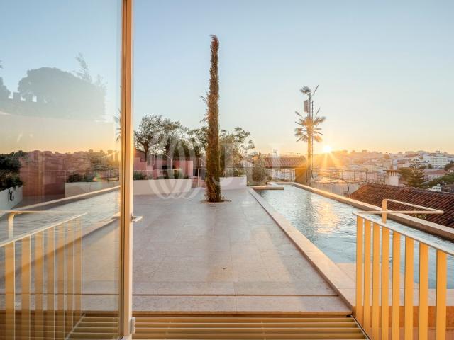 Apartamento T3+2 com jardim, em pleno Castelo, Lisboa
