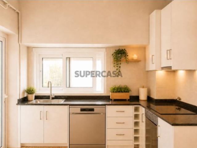Apartamento T3+2 Totalmente Remodelado Bairro do Liceu