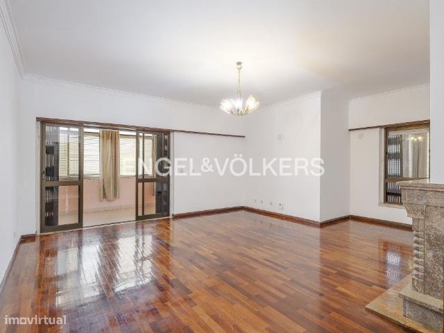 Apartamento T3+3 de Luxo em Carnide
