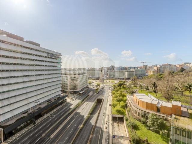 Apartamento T7 junto ao Marquês de Pombal, em Lisboa