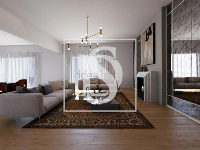 Apartamento T4+1 com lavandaria e arrecadao na Moita