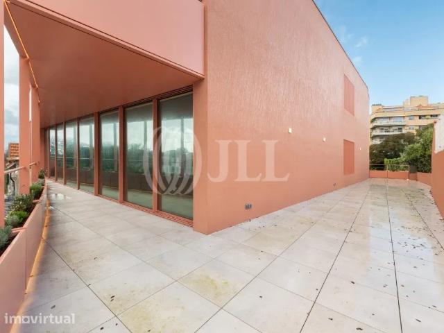 Apartamento T4+1 com terraço, na Foz do Douro, Porto
