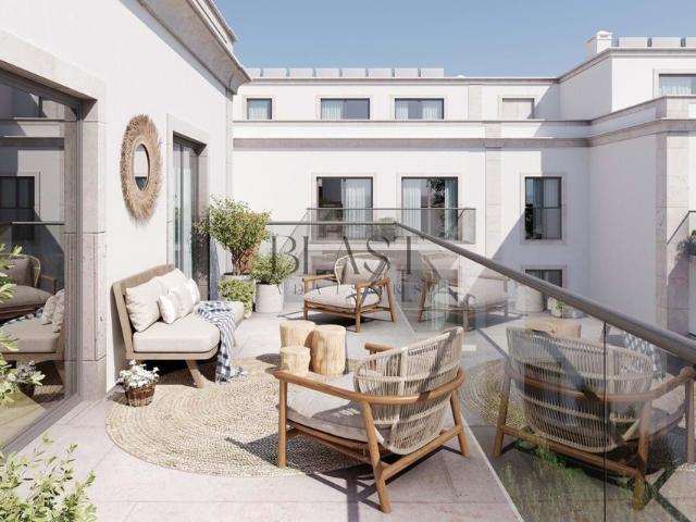 Apartamento T4+1 duplex com terrao junto ao Rio Tejo, no Montijo