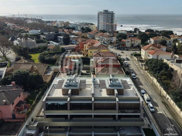 Apartamento T4+1 duplex, com piscina, na Foz, Porto