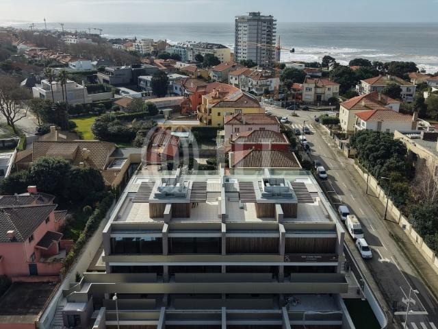 Apartamento T4+1 duplex, com piscina, na Foz, Porto
