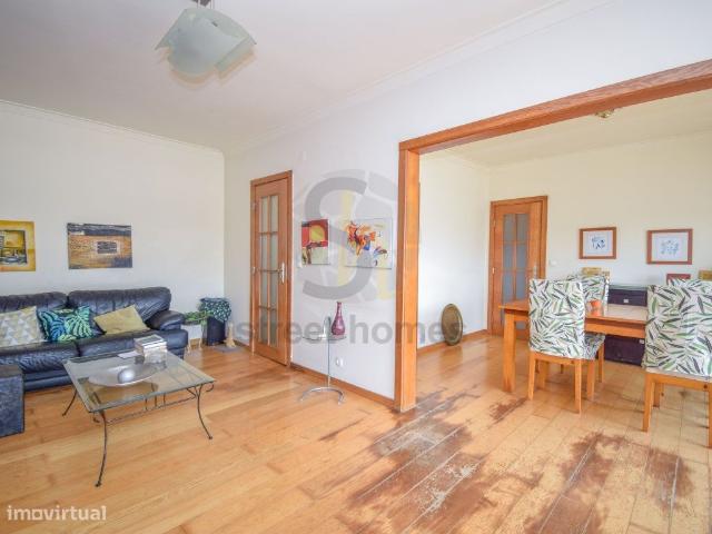Apartamento T4+1 na Portela