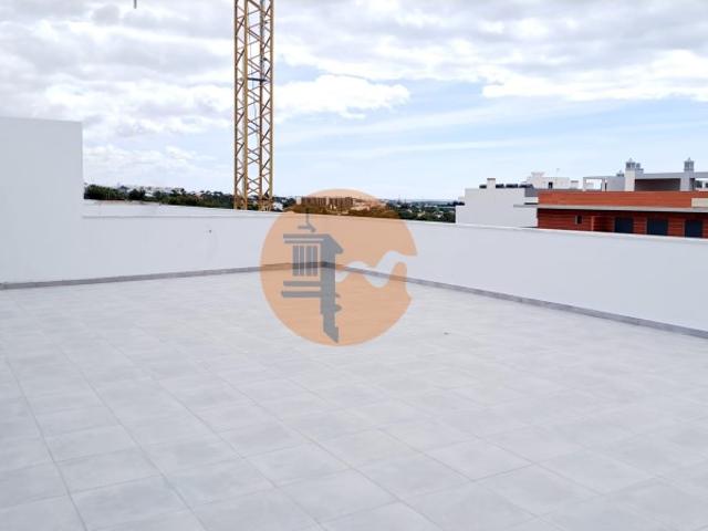 Apartamento T4, top floor, Tavira