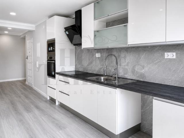 Apartamento T4 Totalmente Remodelado na Amora